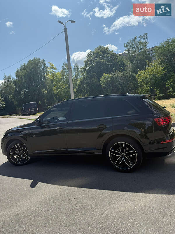 Внедорожник / Кроссовер Audi Q7 2018 в Киеве