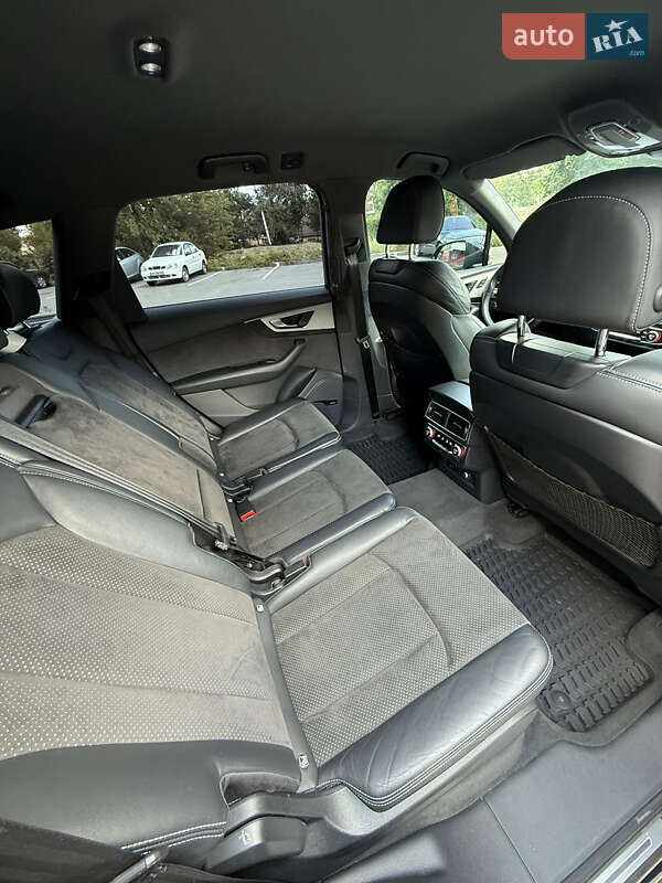 Внедорожник / Кроссовер Audi Q7 2018 в Киеве