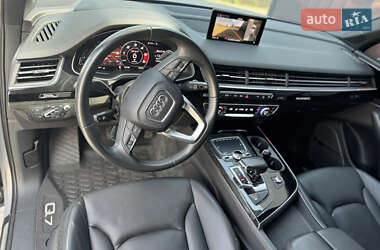 Внедорожник / Кроссовер Audi Q7 2017 в 
