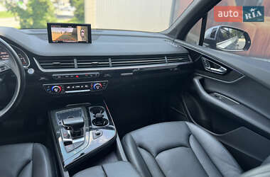 Внедорожник / Кроссовер Audi Q7 2017 в 