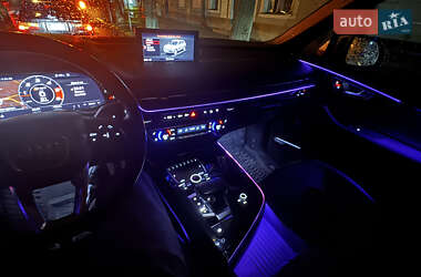 Внедорожник / Кроссовер Audi Q7 2017 в 