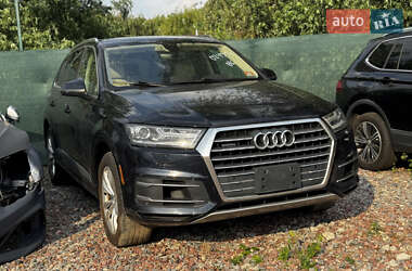 Внедорожник / Кроссовер Audi Q7 2016 в 