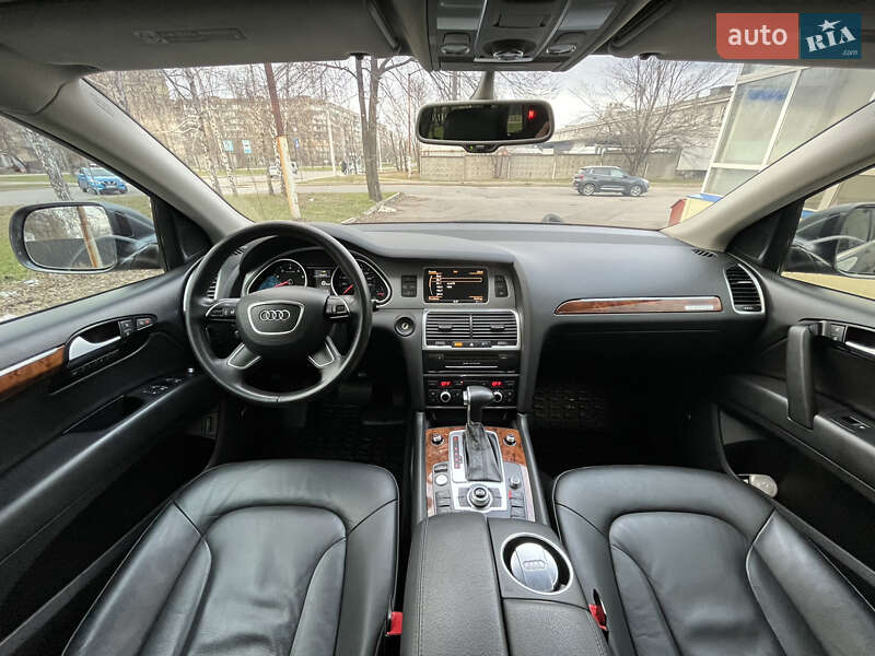 Внедорожник / Кроссовер Audi Q7 2014 в Кривом Роге