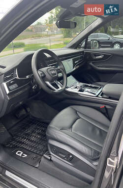 Внедорожник / Кроссовер Audi Q7 2023 в 