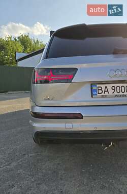 Внедорожник / Кроссовер Audi Q7 2018 в 