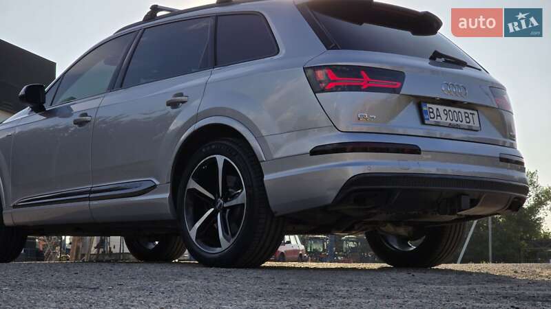 Позашляховик / Кросовер Audi Q7 2018 в Кропивницькому