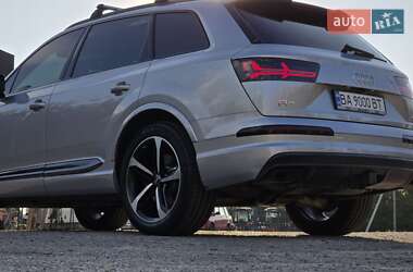 Внедорожник / Кроссовер Audi Q7 2018 в 