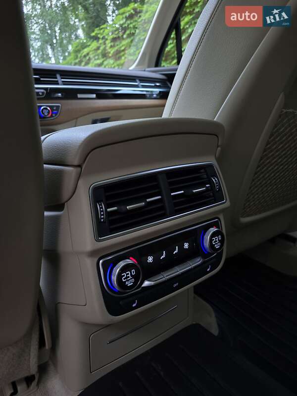 Позашляховик / Кросовер Audi Q7 2016 в Києві