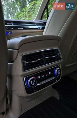 Внедорожник / Кроссовер Audi Q7 2016 в 