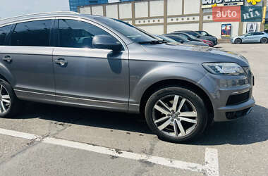 Внедорожник / Кроссовер Audi Q7 2010 в 