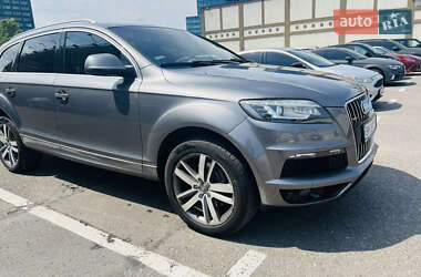 Внедорожник / Кроссовер Audi Q7 2010 в 