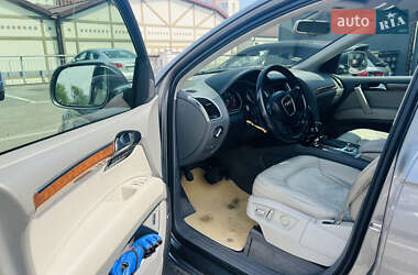 Внедорожник / Кроссовер Audi Q7 2010 в 