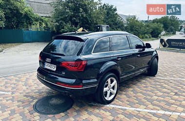 Позашляховик / Кросовер Audi Q7 2011 в 