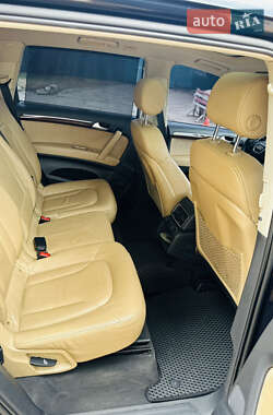 Позашляховик / Кросовер Audi Q7 2011 в 