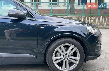 Внедорожник / Кроссовер Audi Q7 2017 в 