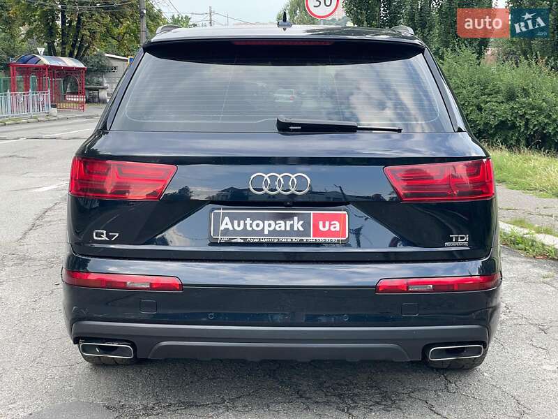 Позашляховик / Кросовер Audi Q7 2017 в Києві