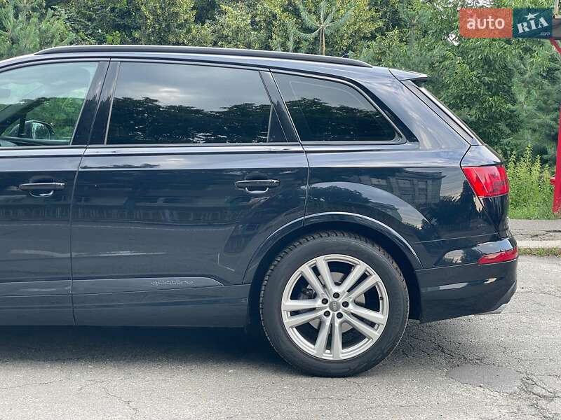 Позашляховик / Кросовер Audi Q7 2017 в Києві