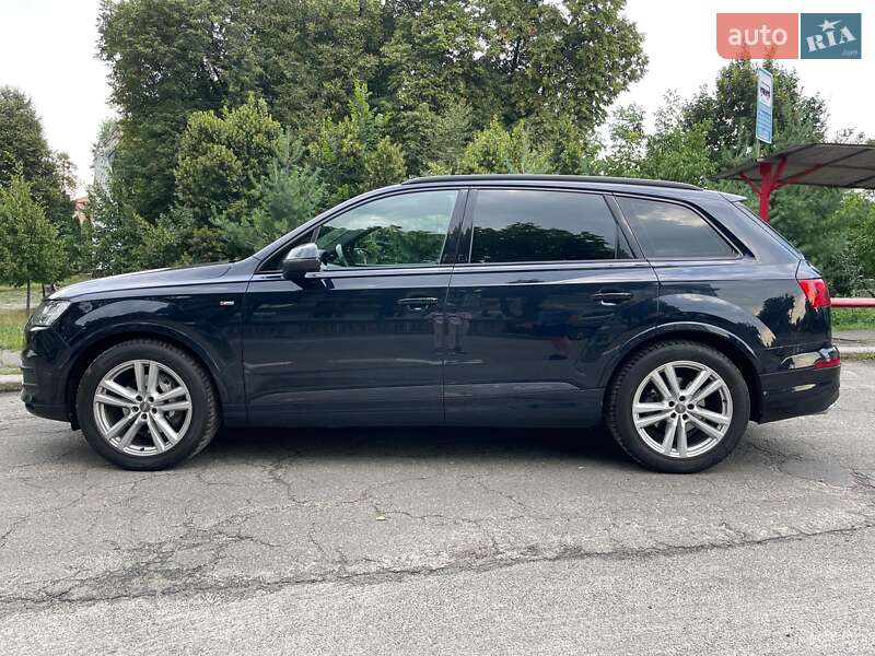 Позашляховик / Кросовер Audi Q7 2017 в Києві
