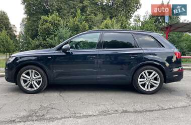 Внедорожник / Кроссовер Audi Q7 2017 в 