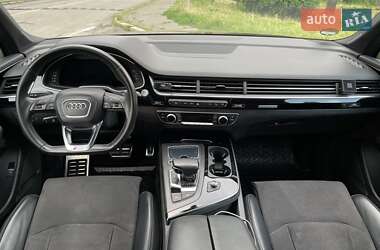 Внедорожник / Кроссовер Audi Q7 2017 в 