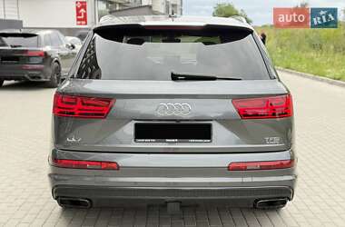 Внедорожник / Кроссовер Audi Q7 2016 в 