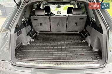 Внедорожник / Кроссовер Audi Q7 2016 в 