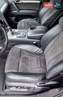 Внедорожник / Кроссовер Audi Q7 2010 в 