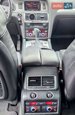 Внедорожник / Кроссовер Audi Q7 2010 в 