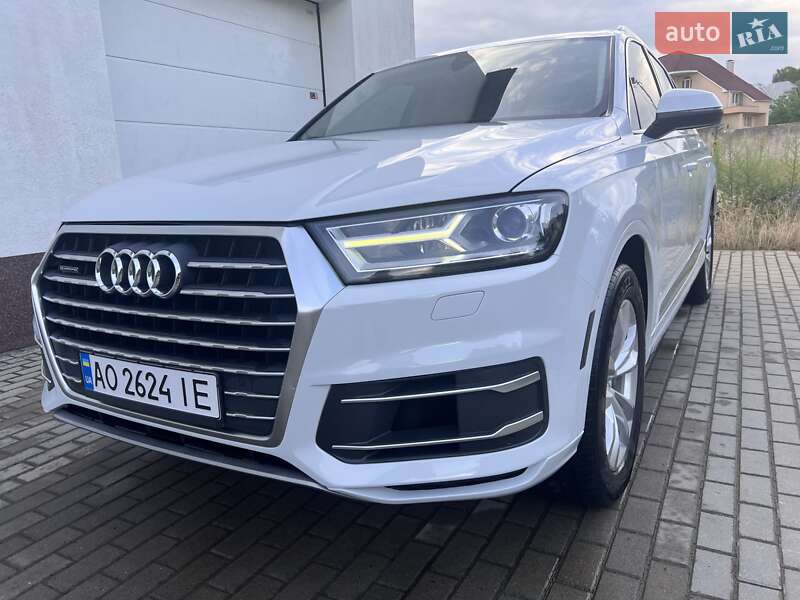 Внедорожник / Кроссовер Audi Q7 2018 в Ужгороде