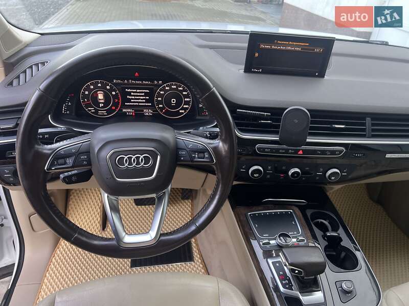 Внедорожник / Кроссовер Audi Q7 2018 в Ужгороде