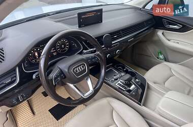 Внедорожник / Кроссовер Audi Q7 2018 в 