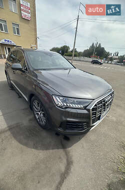 Внедорожник / Кроссовер Audi Q7 2020 в 