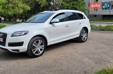 Внедорожник / Кроссовер Audi Q7 2015 в 