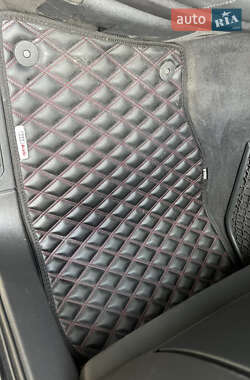 Внедорожник / Кроссовер Audi Q7 2012 в 
