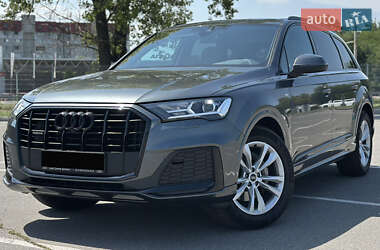 Внедорожник / Кроссовер Audi Q7 2022 в 