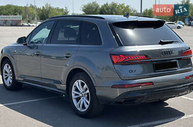 Внедорожник / Кроссовер Audi Q7 2022 в 