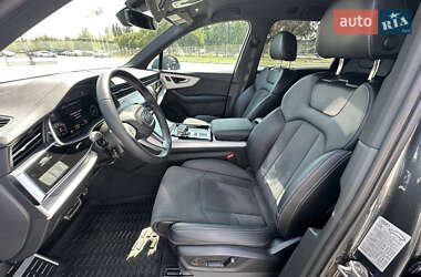 Внедорожник / Кроссовер Audi Q7 2022 в 