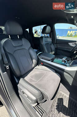 Внедорожник / Кроссовер Audi Q7 2022 в 