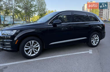 Внедорожник / Кроссовер Audi Q7 2016 в 