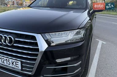 Внедорожник / Кроссовер Audi Q7 2016 в 