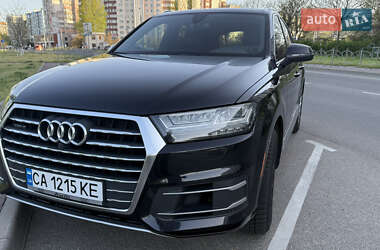 Внедорожник / Кроссовер Audi Q7 2016 в 