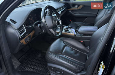 Внедорожник / Кроссовер Audi Q7 2016 в 