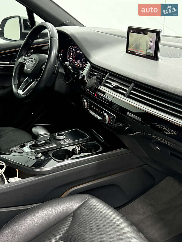Внедорожник / Кроссовер Audi Q7 2017 в Одессе