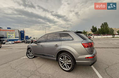 Внедорожник / Кроссовер Audi Q7 2017 в 