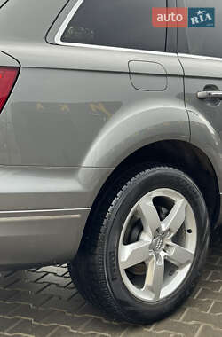 Внедорожник / Кроссовер Audi Q7 2014 в 