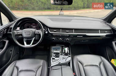 Внедорожник / Кроссовер Audi Q7 2016 в 