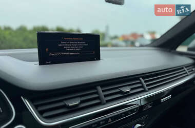 Внедорожник / Кроссовер Audi Q7 2016 в 
