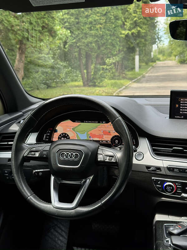 Внедорожник / Кроссовер Audi Q7 2017 в Ровно