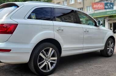 Внедорожник / Кроссовер Audi Q7 2015 в 