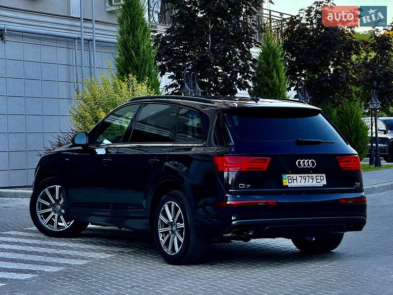 Позашляховик / Кросовер Audi Q7 2017 в Одесі